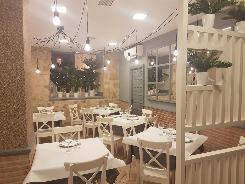 Hostal Meson Castilla Siguenza Exterior photo