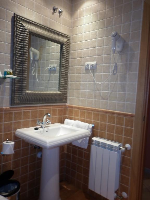 Hostal Meson Castilla Siguenza Exterior photo